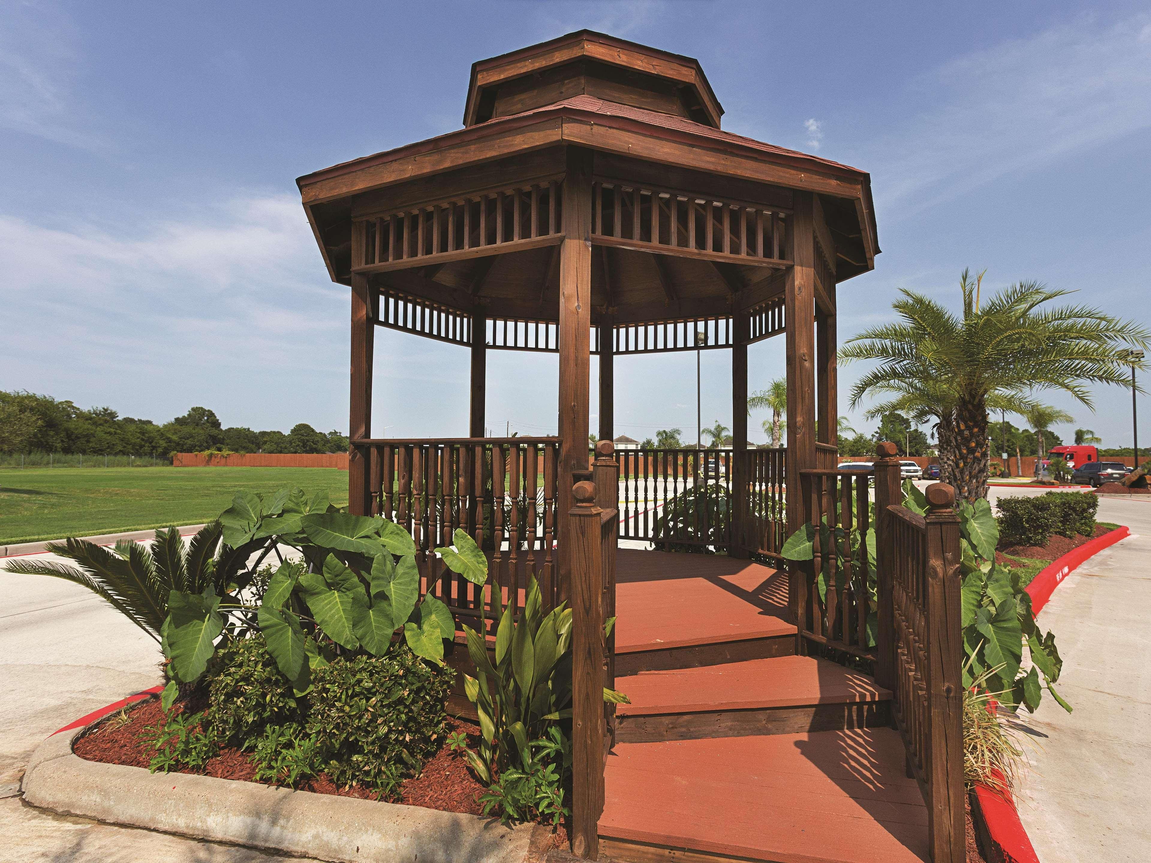 La Quinta By Wyndham Houston Channelview Cloverleaf Exterior photo