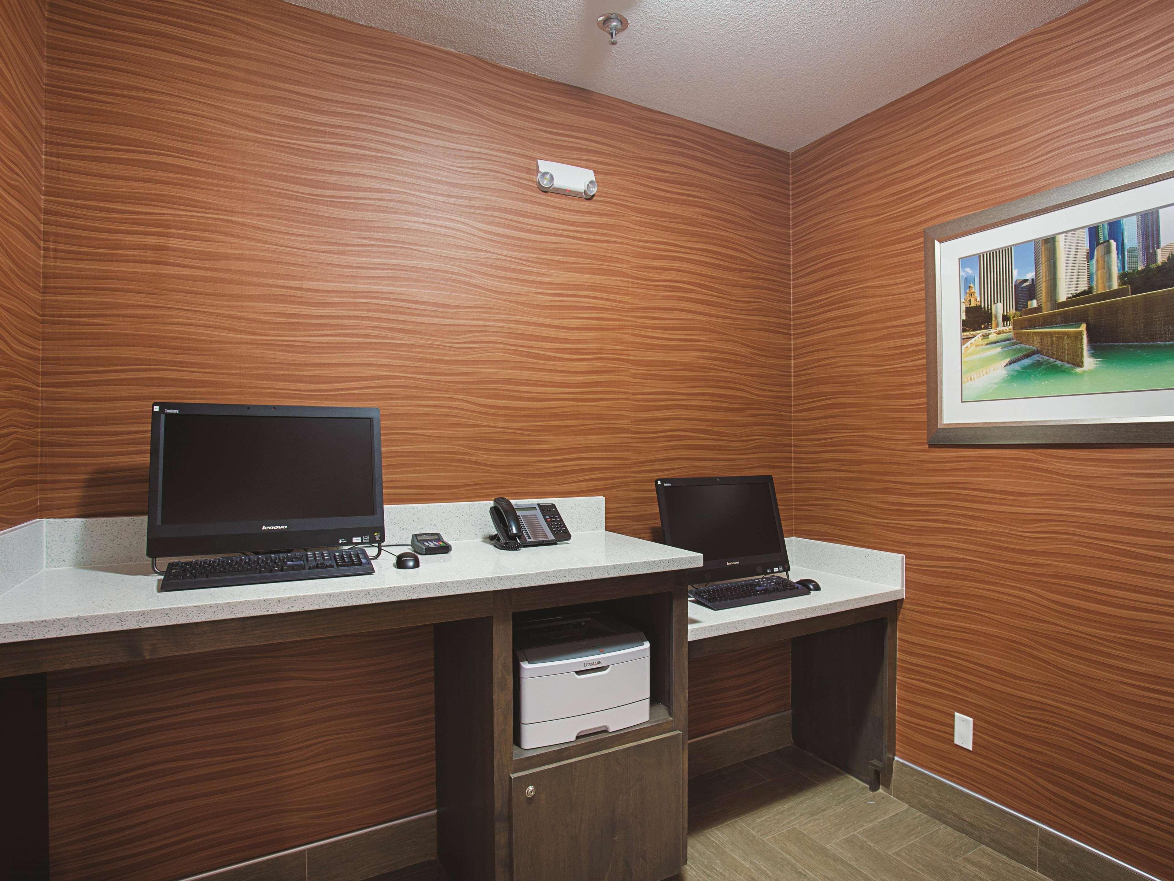 La Quinta By Wyndham Houston Channelview Cloverleaf Exterior photo