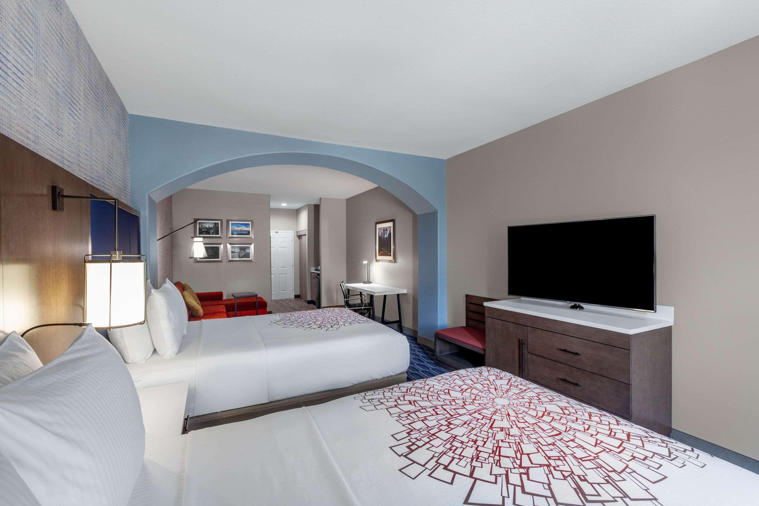 La Quinta By Wyndham Houston Channelview Cloverleaf Exterior photo
